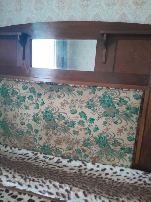 Кабiнетний диван, вiнтажний у вiдмiнному станi люкс. Самовивiз.