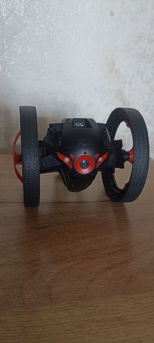 Робот-дрон Parrot Jumping Sumo