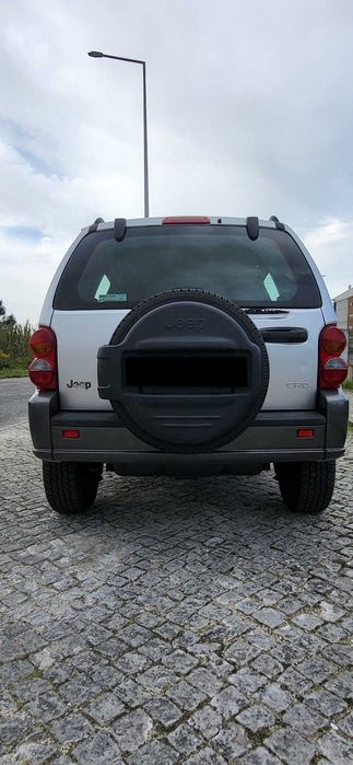 Jeep cherokee KJ Liberty 2500 crd 4x4