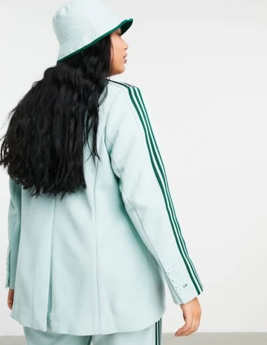 Піджак Adidas vs Beyonce