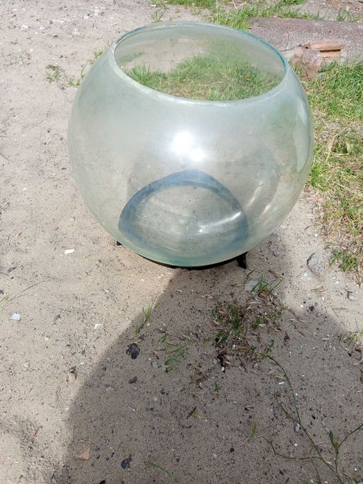 Аквариум круглый в отличном состоянии