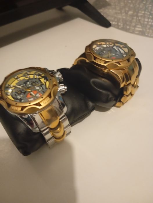 Relógios skyline vendo os 2 juntos