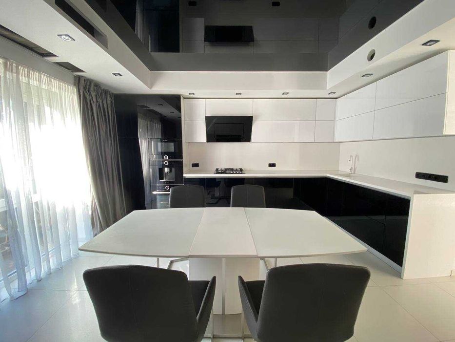 Продаж будинку з басейном в Лісовій Бучі