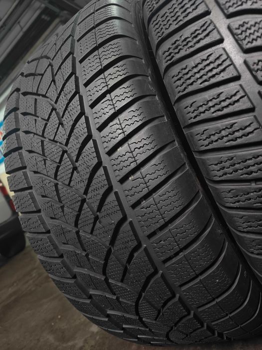 R18 255 55 шини зимові 22р Goodyear Ultra Grip Performance+