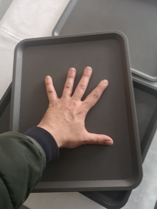 Tabuleiros em plástico