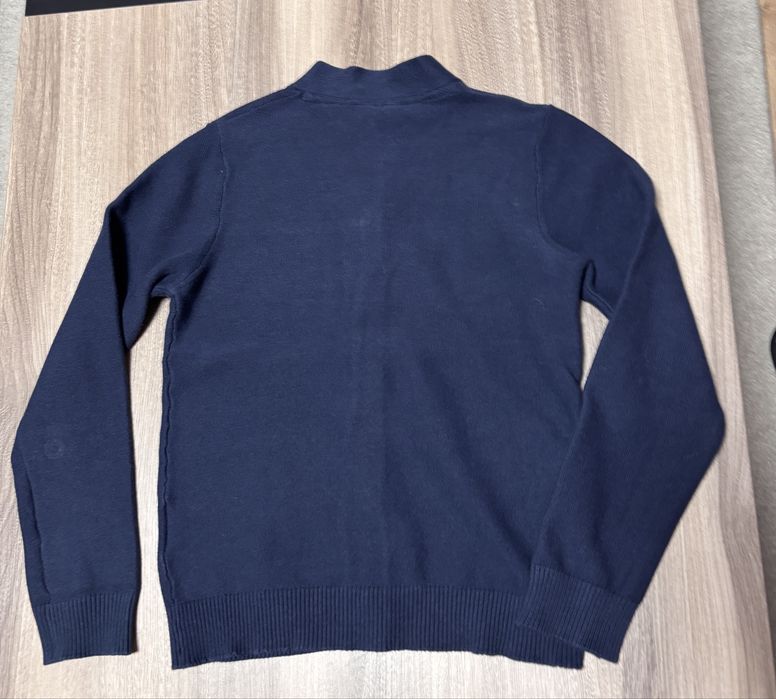 Elegancki granatowy sweter chłopięcy