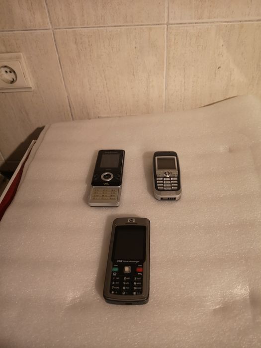 8 telemóveis antigos