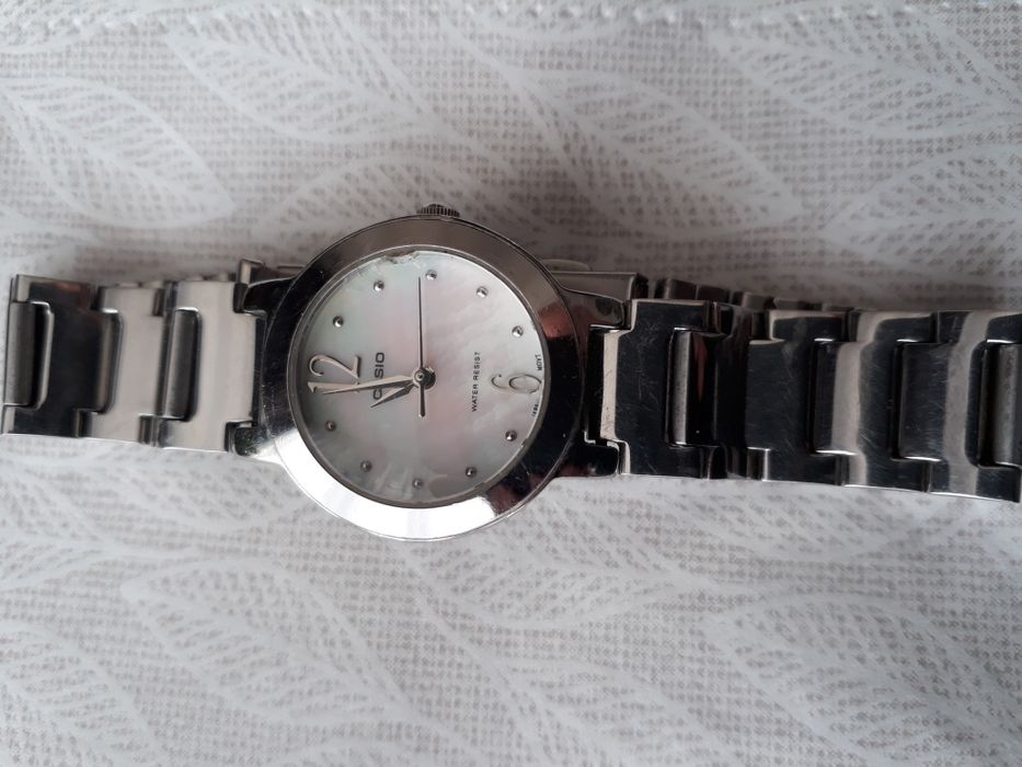 Zegarek Casio z bransoletką damski