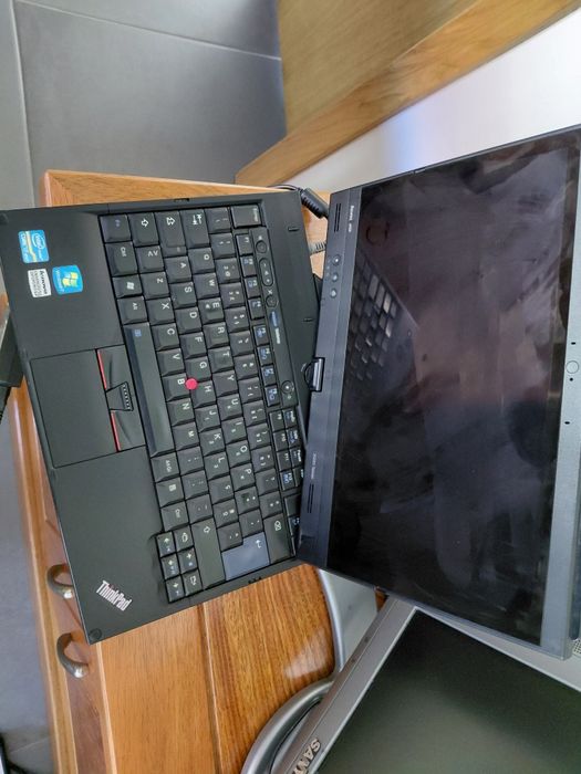 Lenovo Laptop Functions as a Tablet64298089796483120