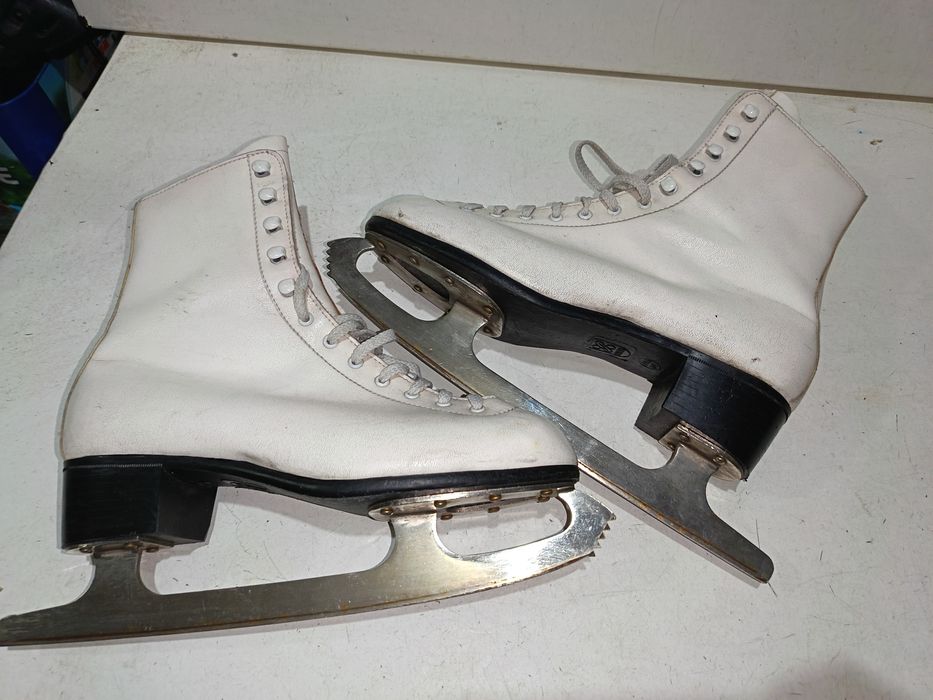 Łyżwy figurowe damskie skóra POLSPORT  rozmiar 38