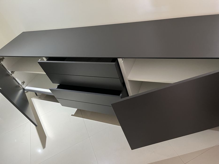 Aparador de sala funcional para vario utilidades