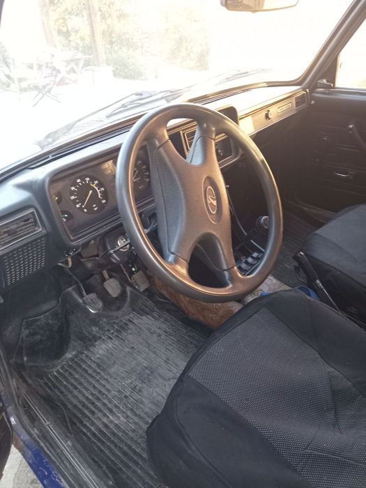автомобіль ВАЗ 2104
