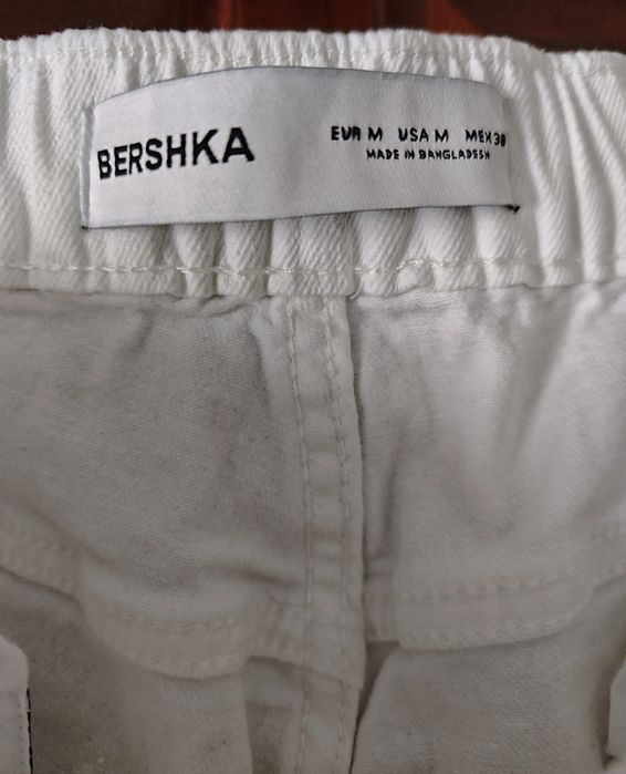 Штани джогери Bershka.