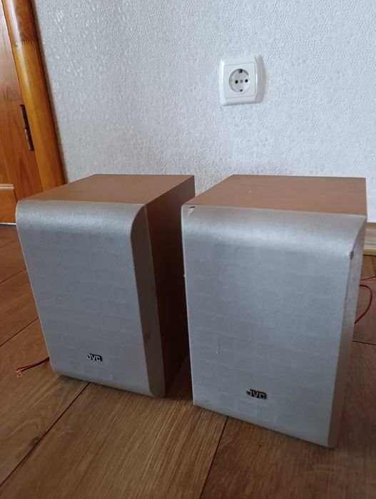 Продаються  колонки.