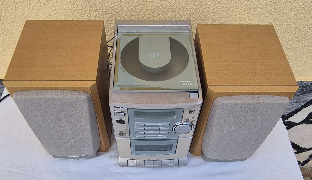 Aparelhagem Sanyo + Colunas Sanyo 2.0
