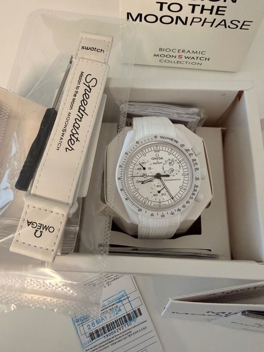 Swatch Omega Mission To Moonphase Snoopy