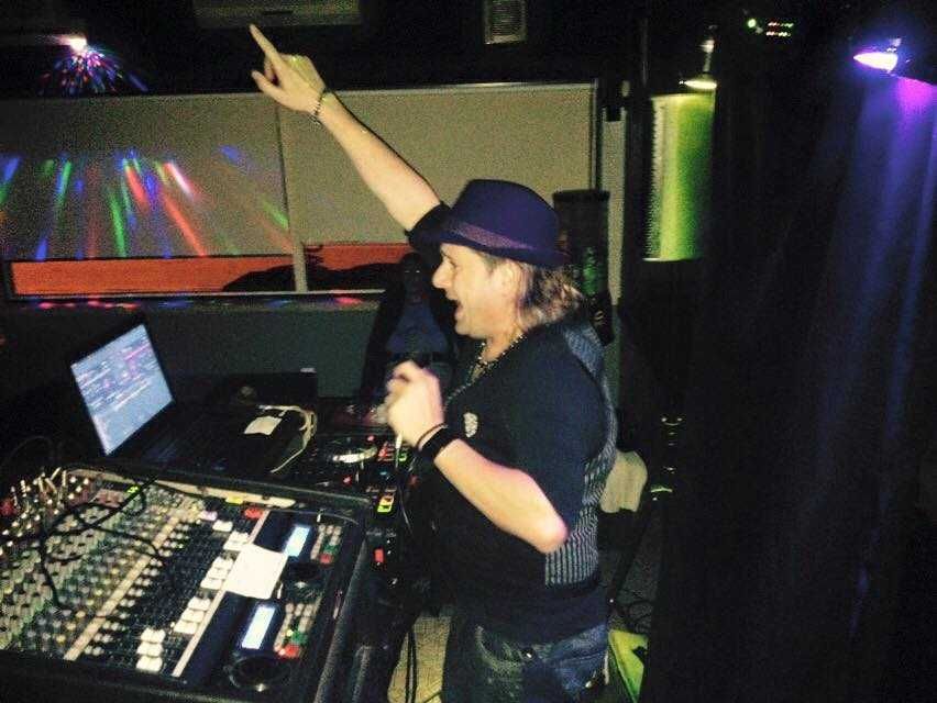 DJ  animação,Casamentos e baptizados,bares