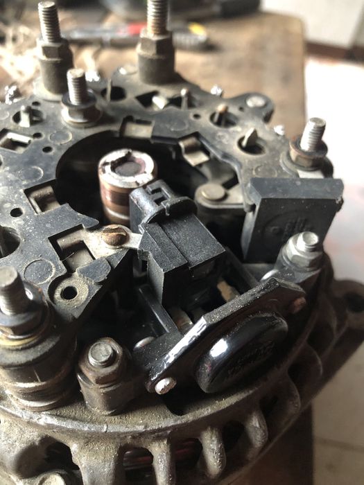 Генератор ВАЗ 21104