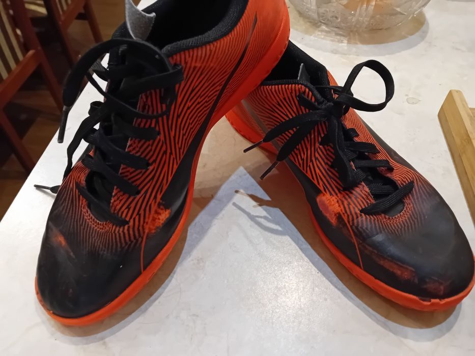 Halówki PUMA. ROZMIAR 40,5.