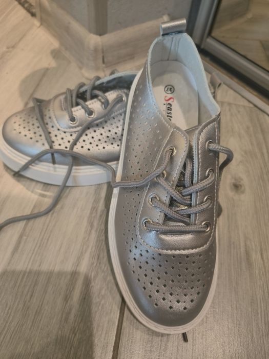 Zestaw butów nowe i prawie nowe