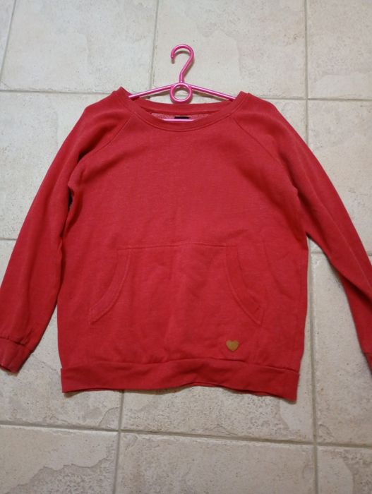 Czerwona bluza Sinsay