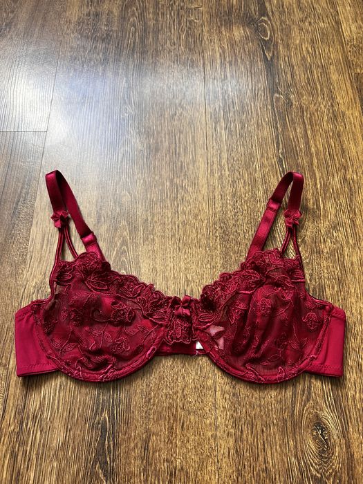 Бюстгалтер в кружева