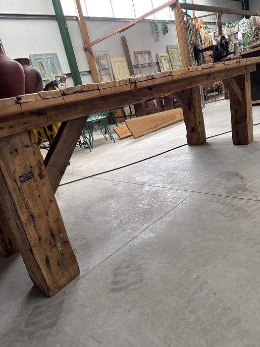 Mesa de madeira rustica