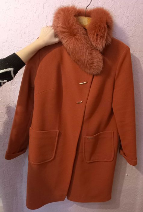 Пальто ,стан ідеальний.Натуральне хутро