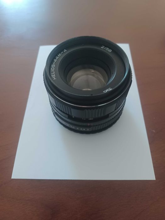 Objectiva Helios-44M-4 58mm f/2 com adaptador para Canon EF/EF-S