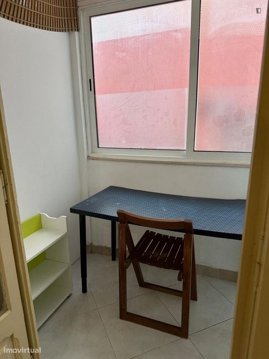 Quarto - localizado em Alameda Lisbon