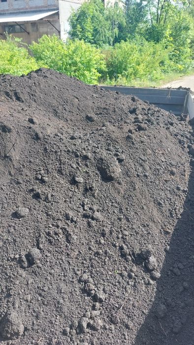 Торф чорнозем у мішках пісок суміш піщаногравійна відсів самоскид