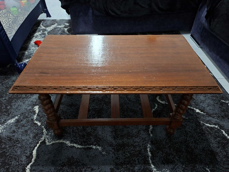 Mesa de centro em madeira