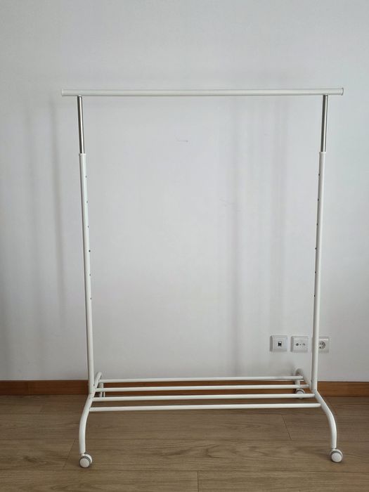 Suporte para roupa IKEA RIGGA – Como novo