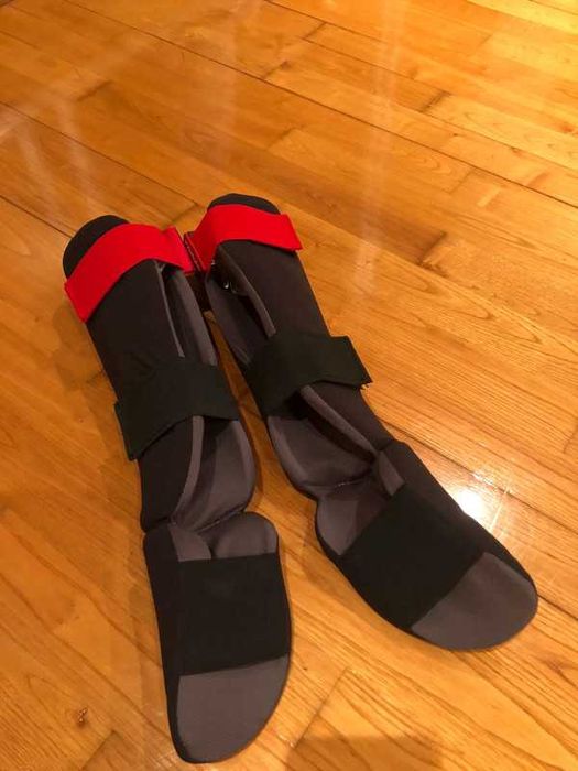 Caneleiras/ Proteções de Pés de KicKboxing