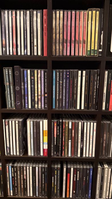 Coleção de Cd’s com móvel