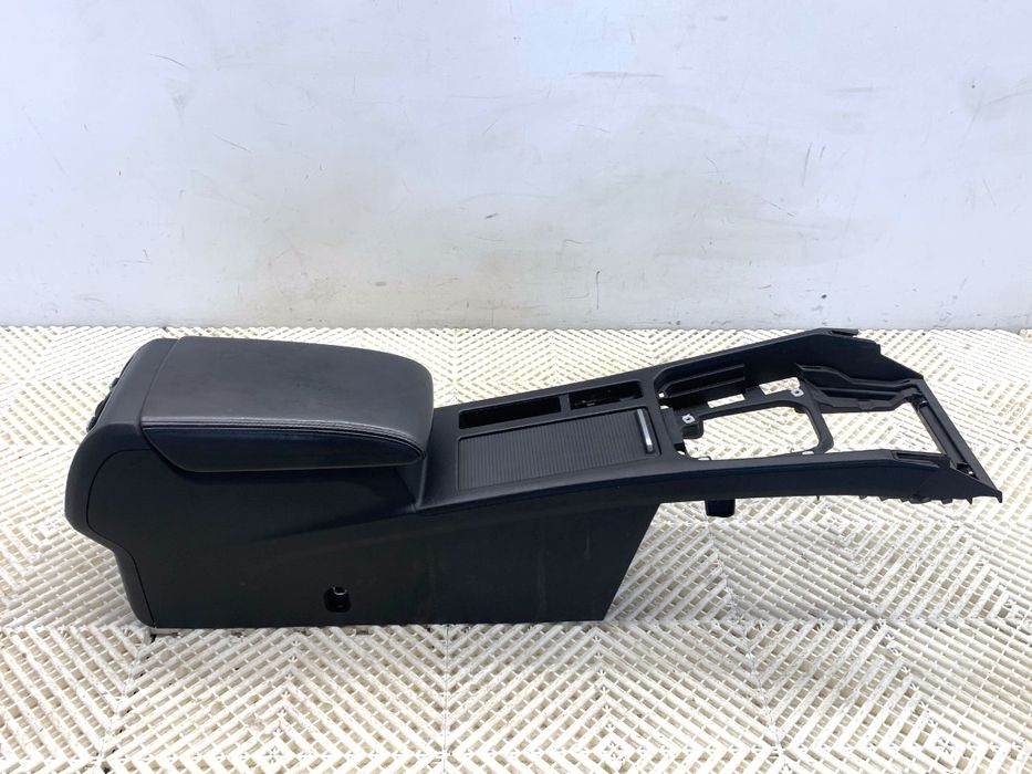 TUNEL ŚRODKOWY VW PASSAT B8 Sedan/Limuzyna 3G1863241C KONSOLA