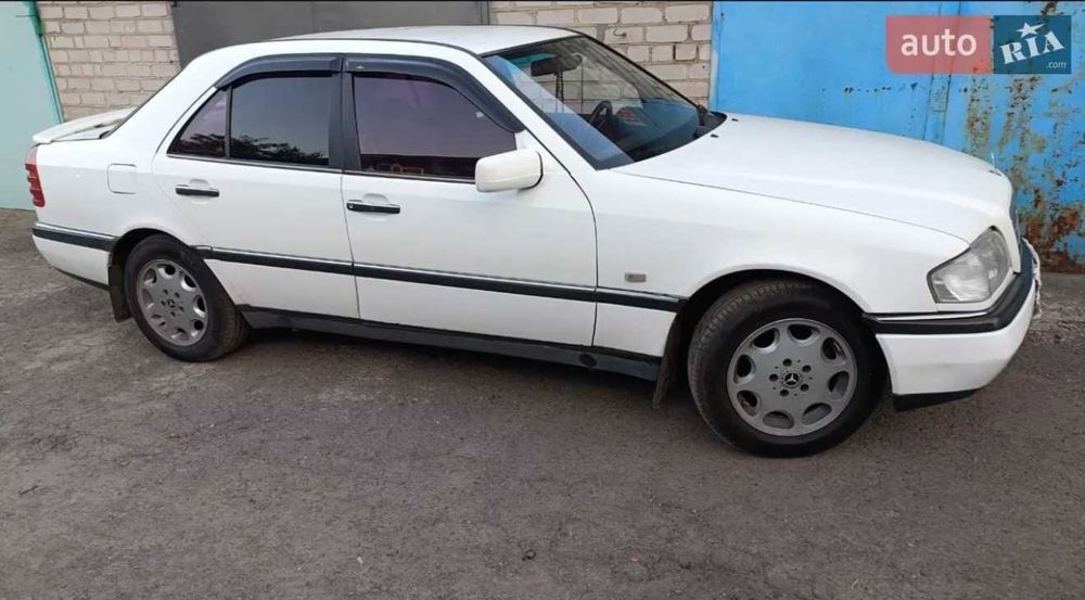 Мерседес Бенц С180