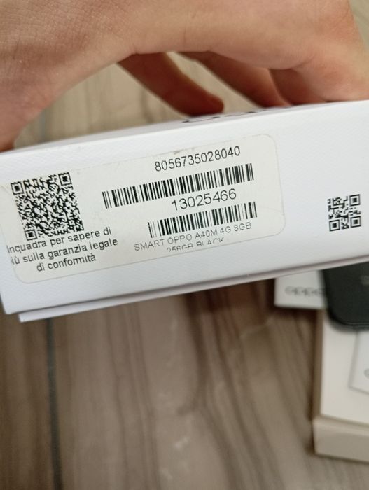Oppo a40m 8/256 gb.