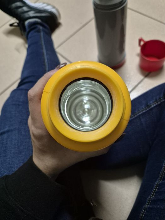 Thermos novas com copo