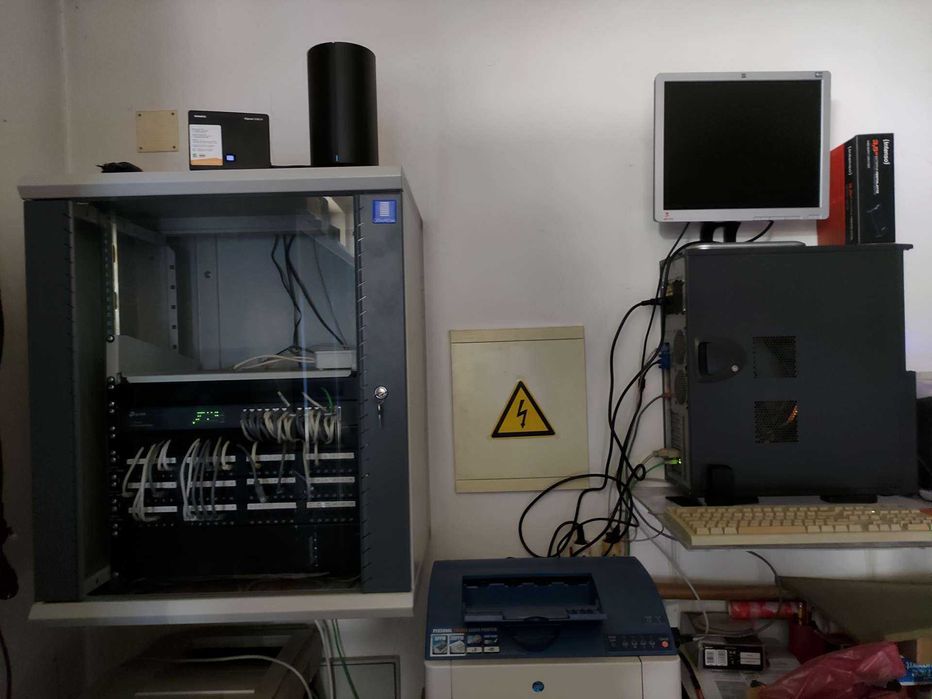 Recheio de Loja de Informática (Ferramentas, stock e tudo o resto)