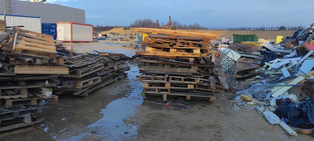 Drewno opałowe deski palety etc.