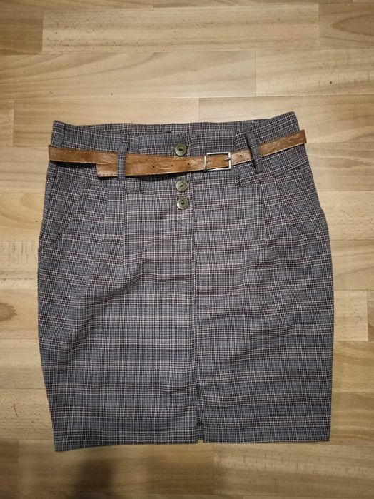 130 грн. Ціна за все. Пакет речей на 44 р (2 речі)