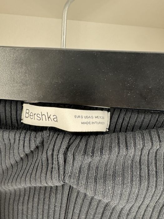 czarne spodnie bershka rozm s