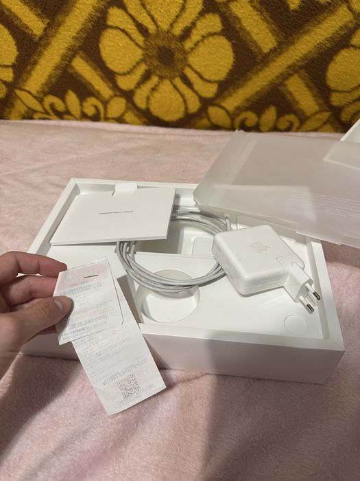 MacBook Pro 2022 M2 с коробкой и чеком
