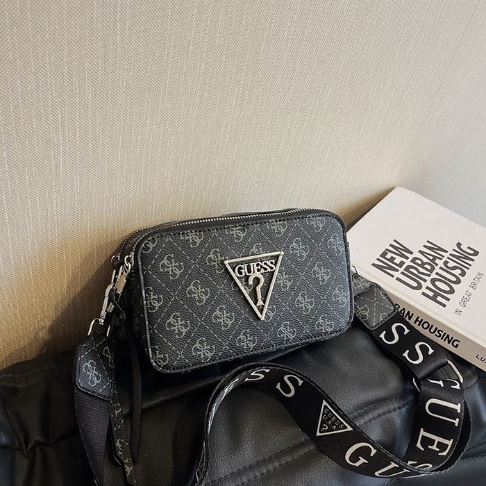 Сумка guess жіноча гуес женская сумочка гес квадратна монограма крос боди через плечо