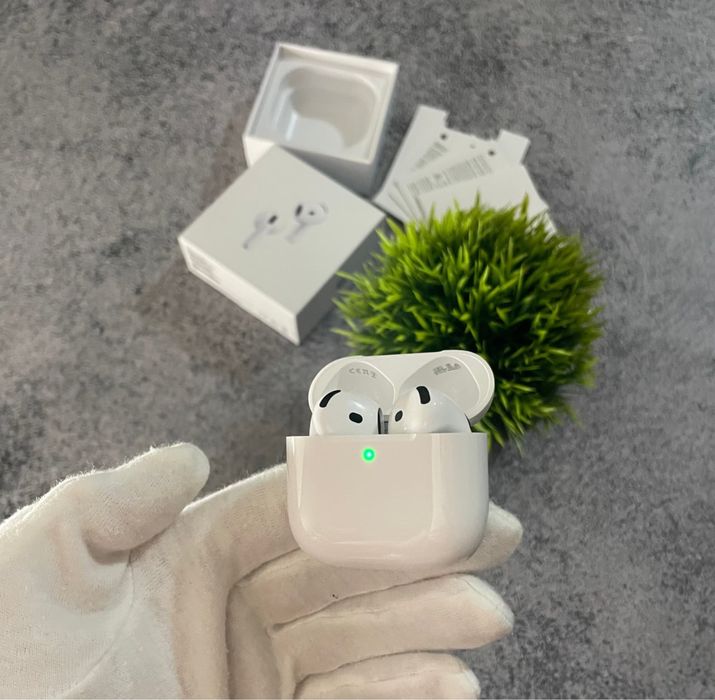 Продам Apple AirPods 4