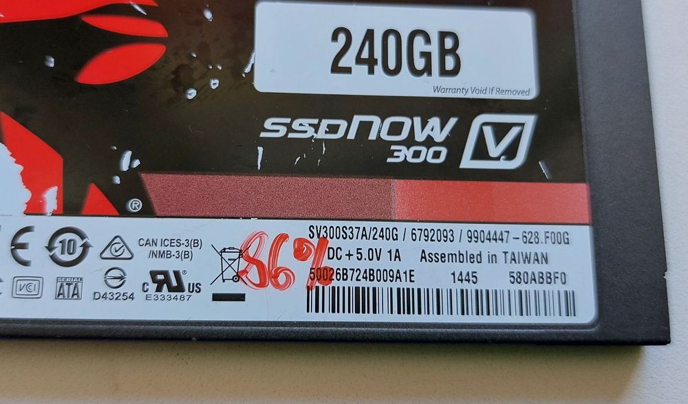 Ssd 2.5" Kingston  240 gb/86%/MLC