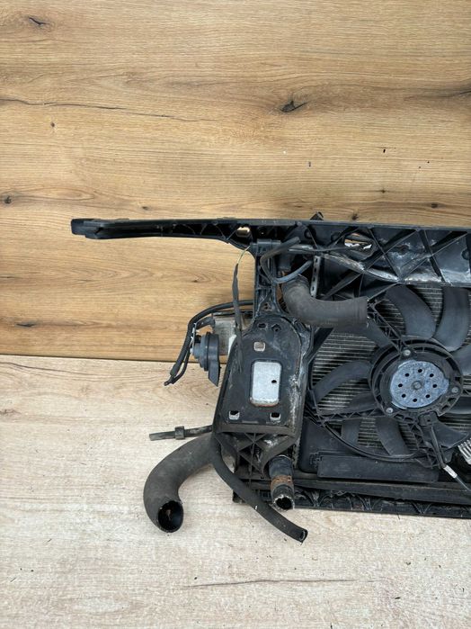 Pas przedni Audi A4 B8 Automat
