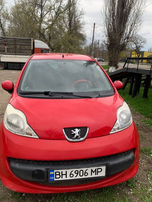 Продам отличный автомобиль и экономный автомобиль Пежо 107