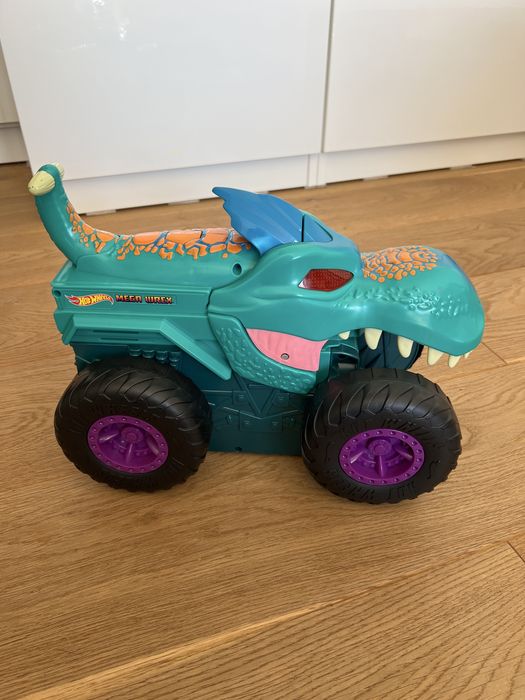 Hot wheels mega wrex